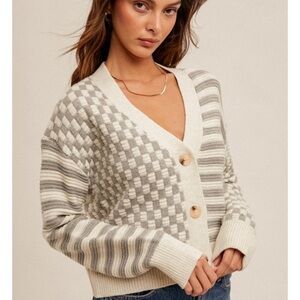 Women's Gray stripe checkered cardigan
